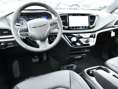 New 2026 Chrysler Voyager LX FWD image 10