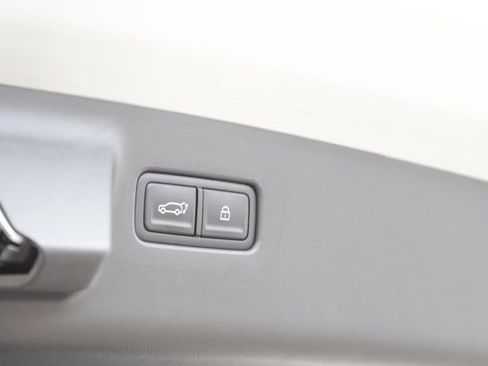 Certified 2025 Hyundai Santa Fe Limited image 6