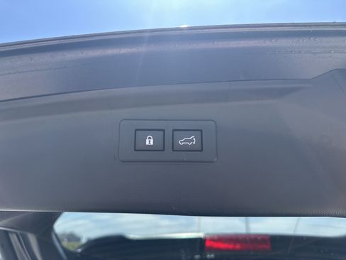 Used 2023 Subaru Outback Touring AWD/4WD image 34