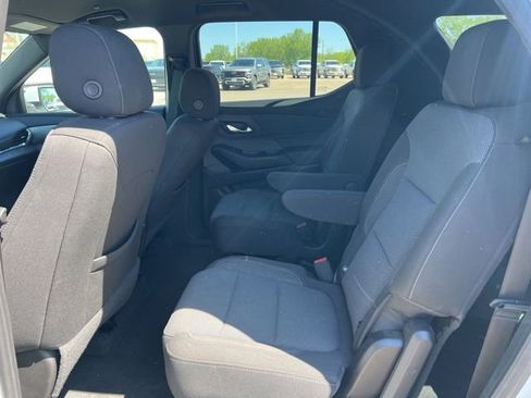 Used 2022 Chevrolet Traverse LT w/ Midnight/Sport Edition AWD/4WD image 16