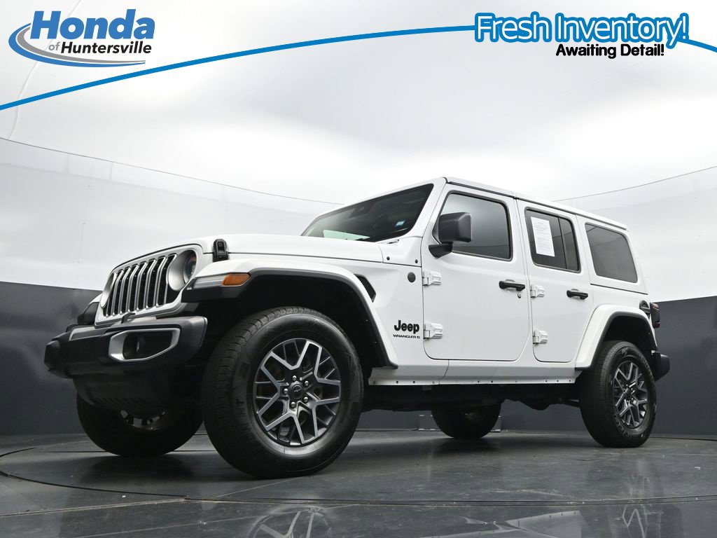 Used 2025 Jeep Wrangler Unlimited Sahara AWD/4WD image 29