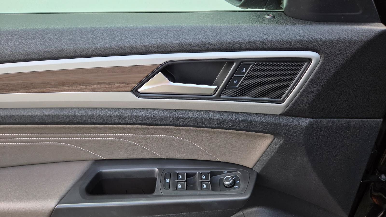 Certified 2022 Volkswagen Atlas SEL AWD/4WD image 19