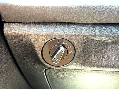 Used 2025 Volkswagen Jetta S FWD image 34