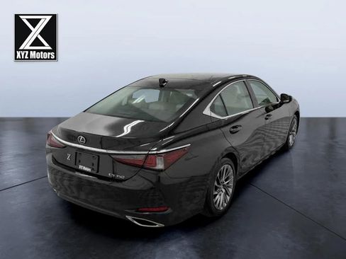 Used 2025 Lexus ES 350 Ultra Luxury image 6
