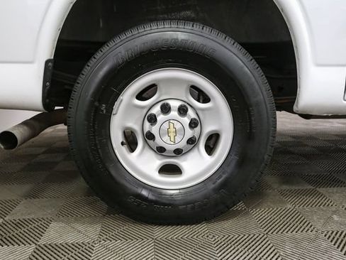 Used 2024 Chevrolet Express 2500 w/ Driver Convenience Package RWD image 14
