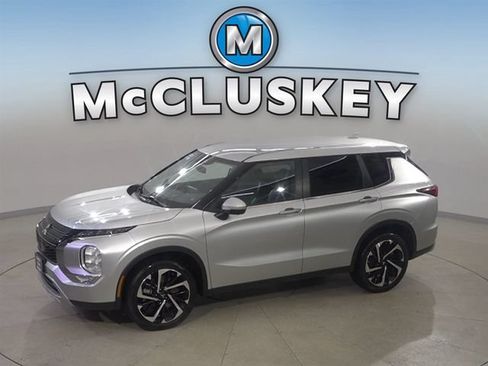 Used 2024 Mitsubishi Outlander SE AWD/4WD image 1