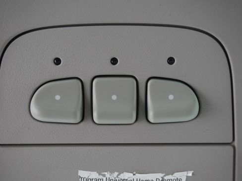 Used 2010 Buick Lucerne CXL w/ Driver Confidence Package FWD image 18