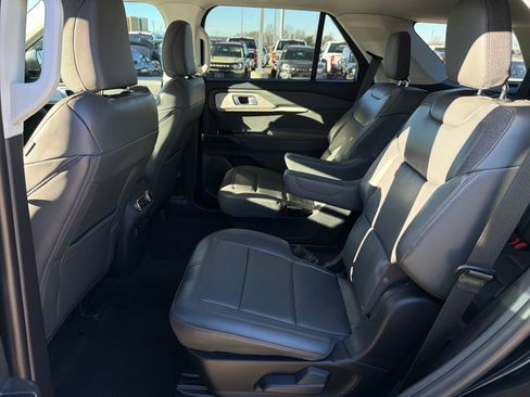 New 2025 Ford Explorer Active w/ Active Comfort Package image 24