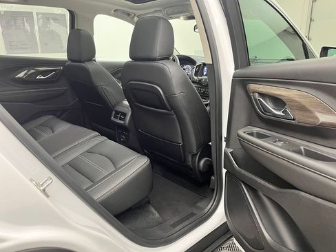 Used 2024 GMC Terrain Denali w/ Denali Premium Package AWD/4WD image 36