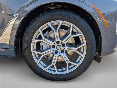 Used 2026 BMW X7 xDrive40i w/ Premium Package AWD/4WD image 9
