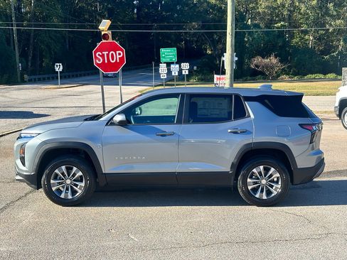 New 2026 Chevrolet Equinox ACTIV image 2