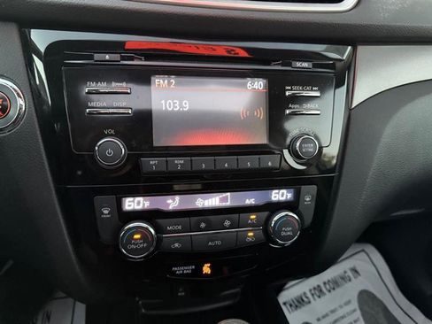 Used 2016 Nissan Rogue SV w/ SV Moonroof Package image 21