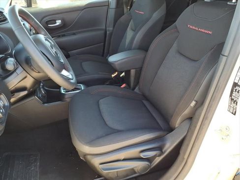 Used 2023 Jeep Renegade Trailhawk AWD/4WD image 12