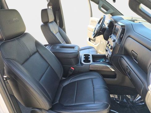 Used 2019 Chevrolet Silverado 1500 High Country w/ Technology Package AWD/4WD image 12