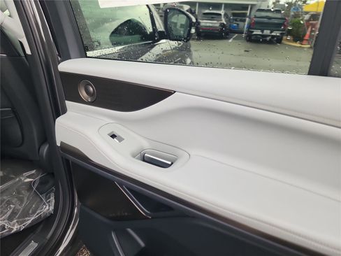 New 2026 Lincoln Navigator L Black Label AWD/4WD image 22