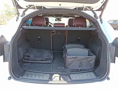 Certified 2024 Jaguar E-PACE R-Dynamic SE image 29