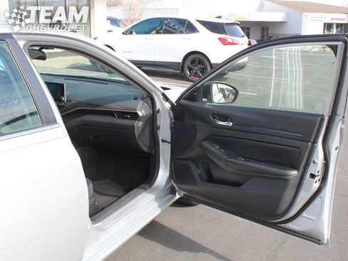 Used 2024 Nissan Altima 2.5 SV image 25