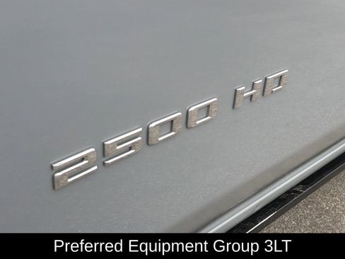Used 2024 Chevrolet Silverado 2500 ZR2 w/ Technology Package AWD/4WD image 3