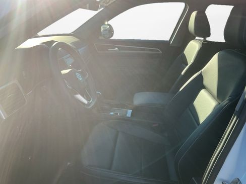 Certified 2023 Volkswagen Atlas SE image 11