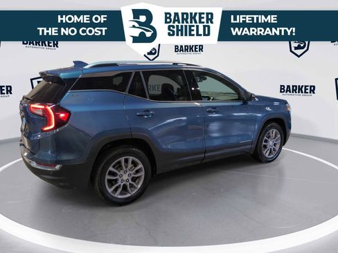 Used 2024 GMC Terrain SLT w/ Infotainment Package II AWD/4WD image 9