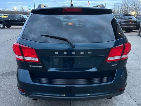 Used 2014 Dodge Journey SXT w/ Flexible Seating Group image 6