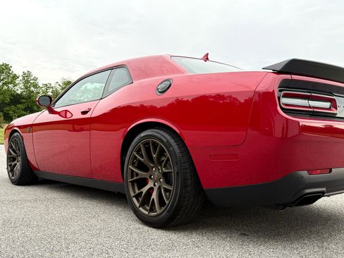 Used 2016 Dodge Challenger SRT Hellcat image 5