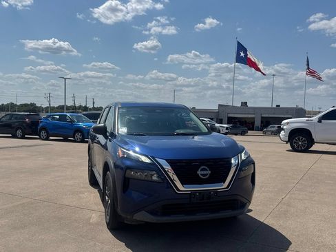 Certified 2023 Nissan Rogue S FWD image 3