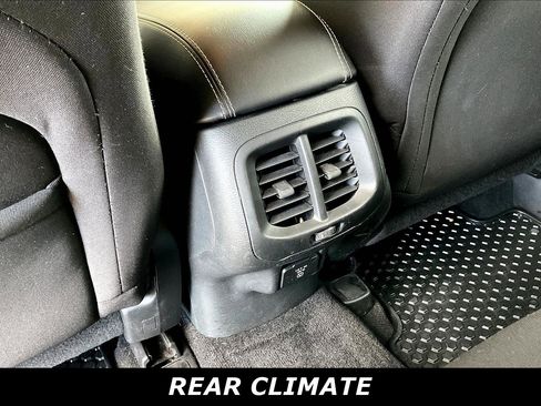 Used 2014 Jeep Cherokee Latitude w/ Cold Weather Group image 11