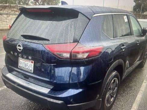 Certified 2025 Nissan Rogue SV image 2