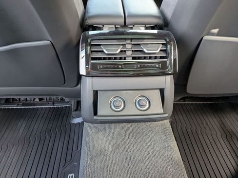 Used 2023 Audi A8 L 3.0T AWD/4WD image 19
