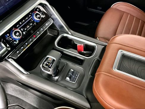 Used 2022 GMC Sierra 1500 Denali Ultimate AWD/4WD image 18