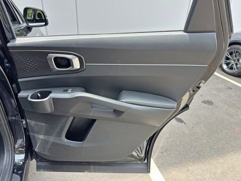 Used 2021 Kia Sorento LX FWD image 39
