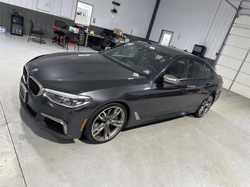 Used 2020 BMW M550i xDrive image 3