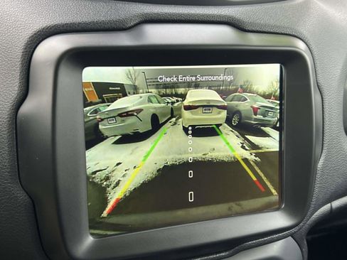 Used 2023 Jeep Renegade Latitude image 15