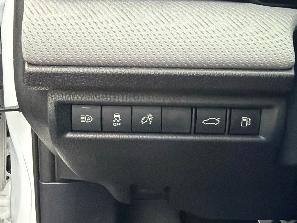 Used 2025 Toyota Camry SE FWD image 21