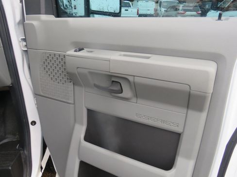 Used 2023 Ford E-350 and Econoline 350 Super Duty w/ Power Windows & Locks Group image 18