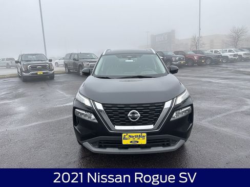 Used 2021 Nissan Rogue SV image 4