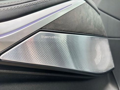 Used 2025 BMW X7 M60i image 25