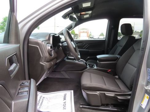 Used 2026 Chevrolet Colorado Trail Boss AWD/4WD image 17