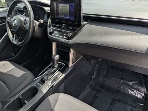 Used 2023 Toyota Corolla Cross LE FWD image 32