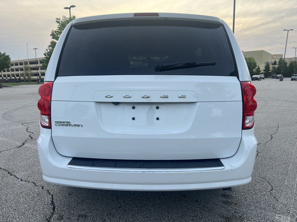 Used 2019 Dodge Grand Caravan SE w/ UConnect Hands-Free Group FWD image 4