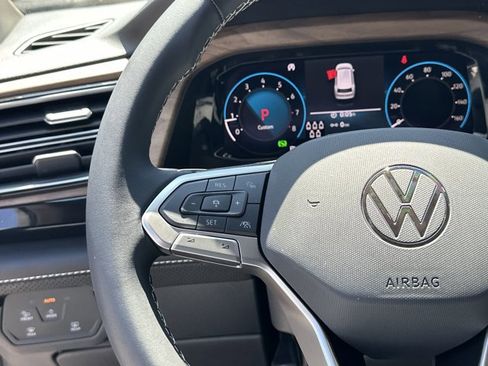 Used 2024 Volkswagen Atlas SE FWD image 30
