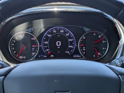 Used 2023 Chevrolet Traverse Premier FWD image 23