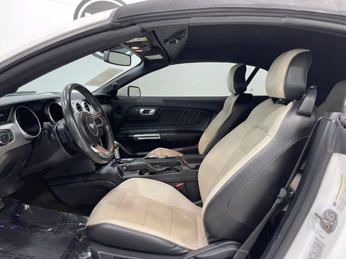 Used 2018 Ford Mustang GT Premium RWD image 12