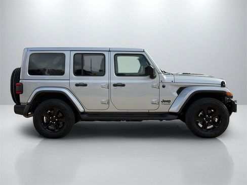 Used 2021 Jeep Wrangler Unlimited Sahara image 4