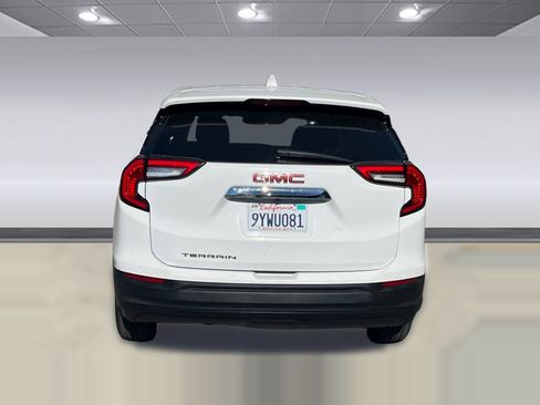 Used 2024 GMC Terrain SLE FWD image 5