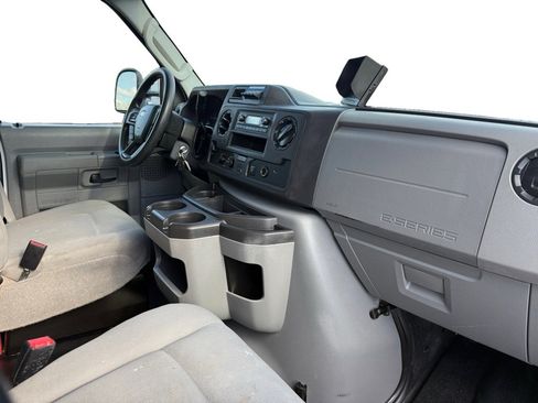 Used 2021 Ford E-450 and Econoline 450 Super Duty w/ Power Windows & Locks Group RWD image 10