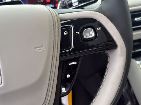 New 2026 Lincoln Aviator AWD image 14