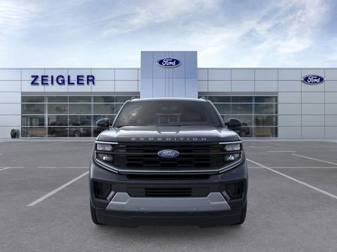 New 2025 Ford Expedition Platinum w/ Driver's Package image 6