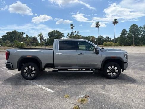 Used 2025 GMC Sierra 2500 Denali w/ Denali Reserve Package AWD/4WD image 11